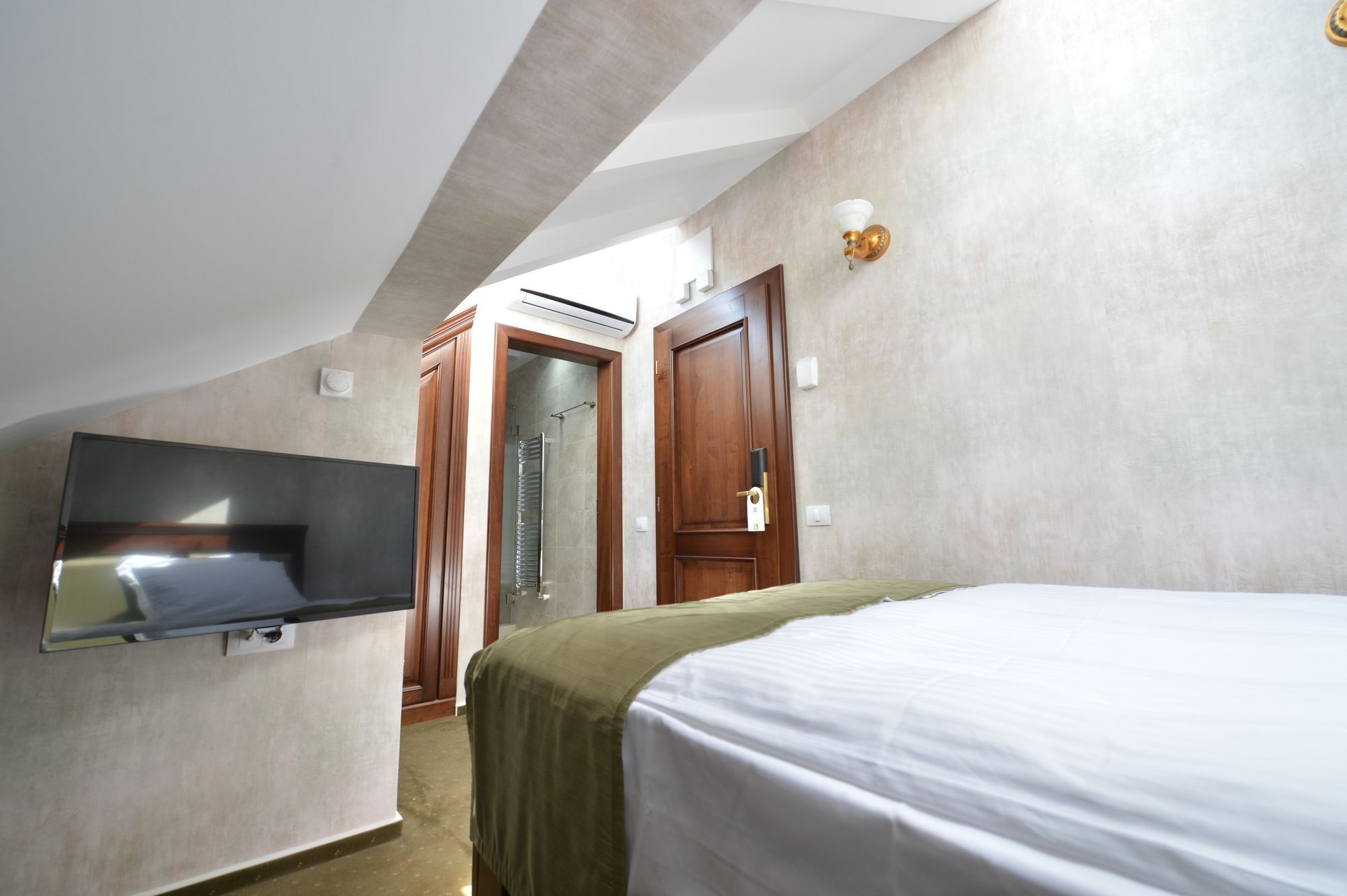 Фото Noblesse Boutique Hotel