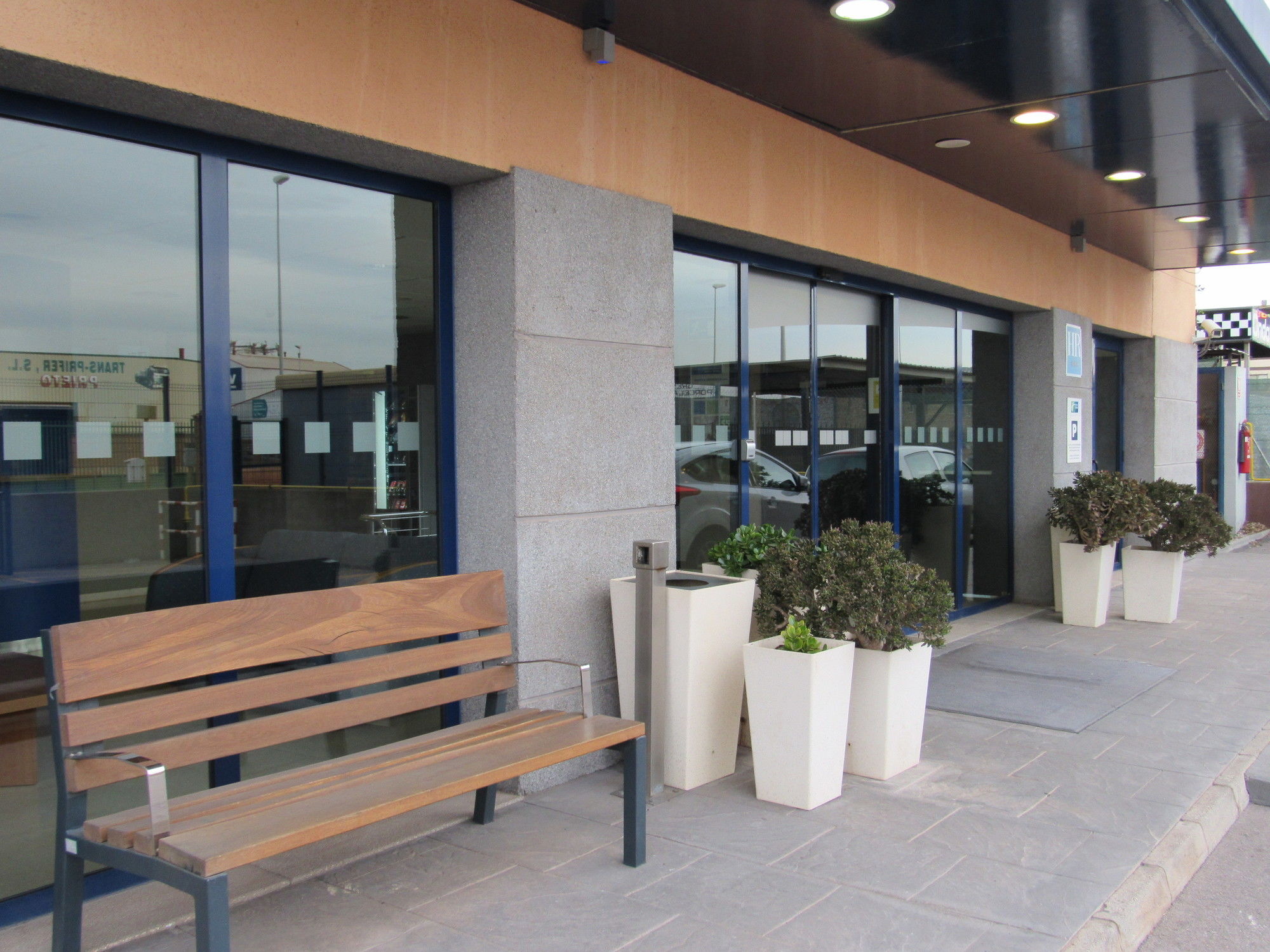 Фото отеля 1