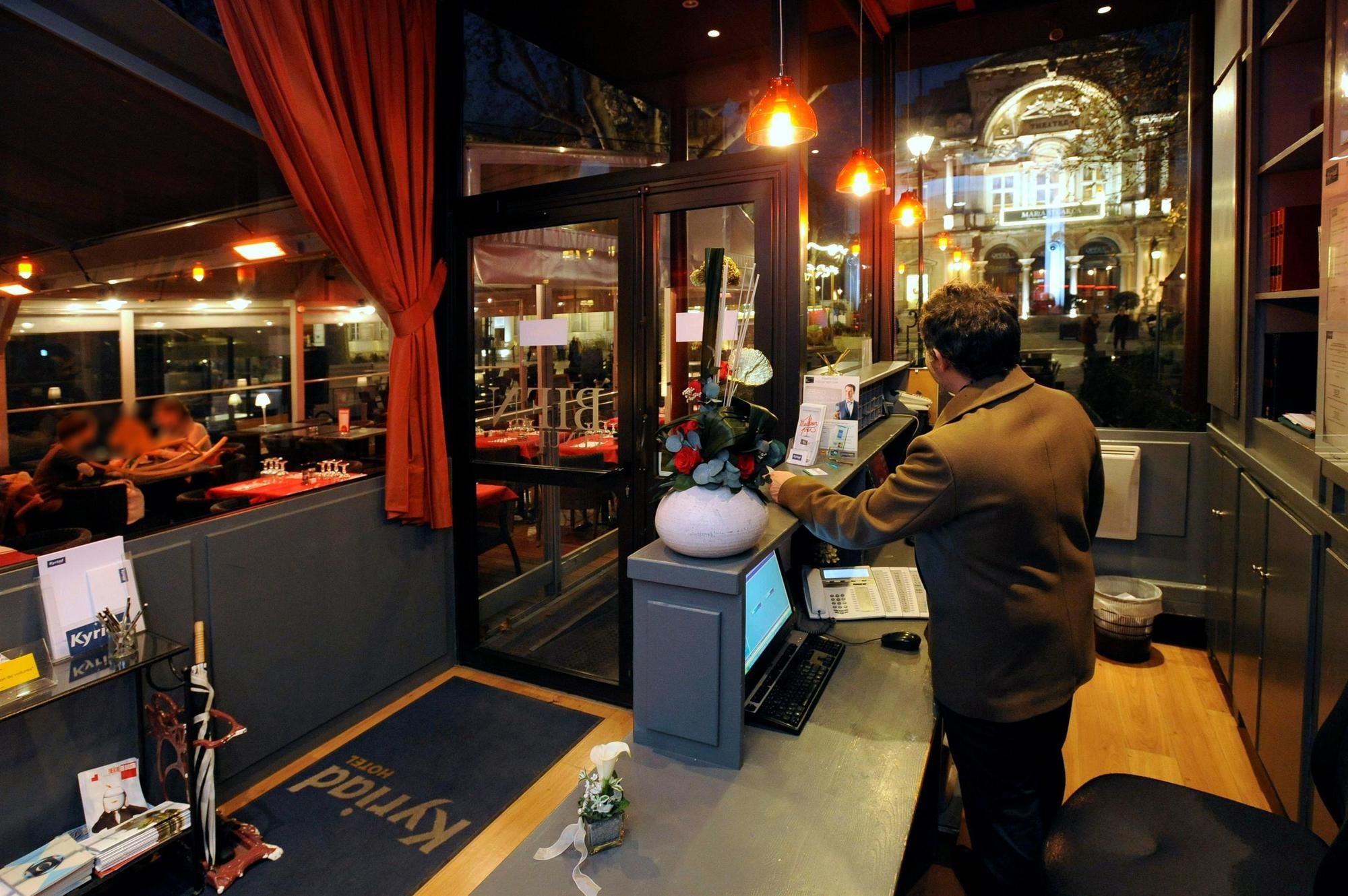 Фото Kyriad Avignon Palais Des Papes