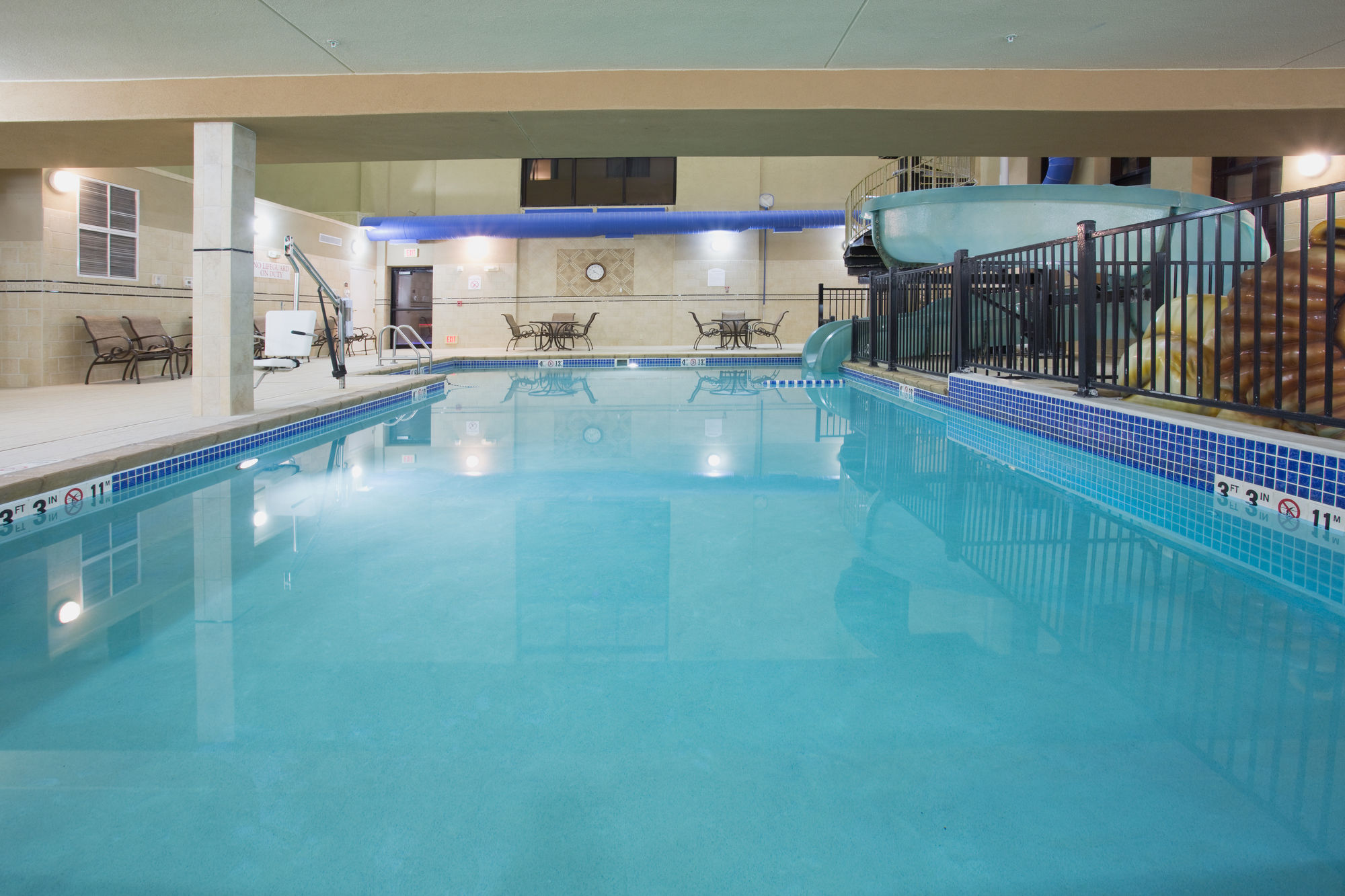 Фото Holiday Inn Express Mitchell, an Ihg Hotel