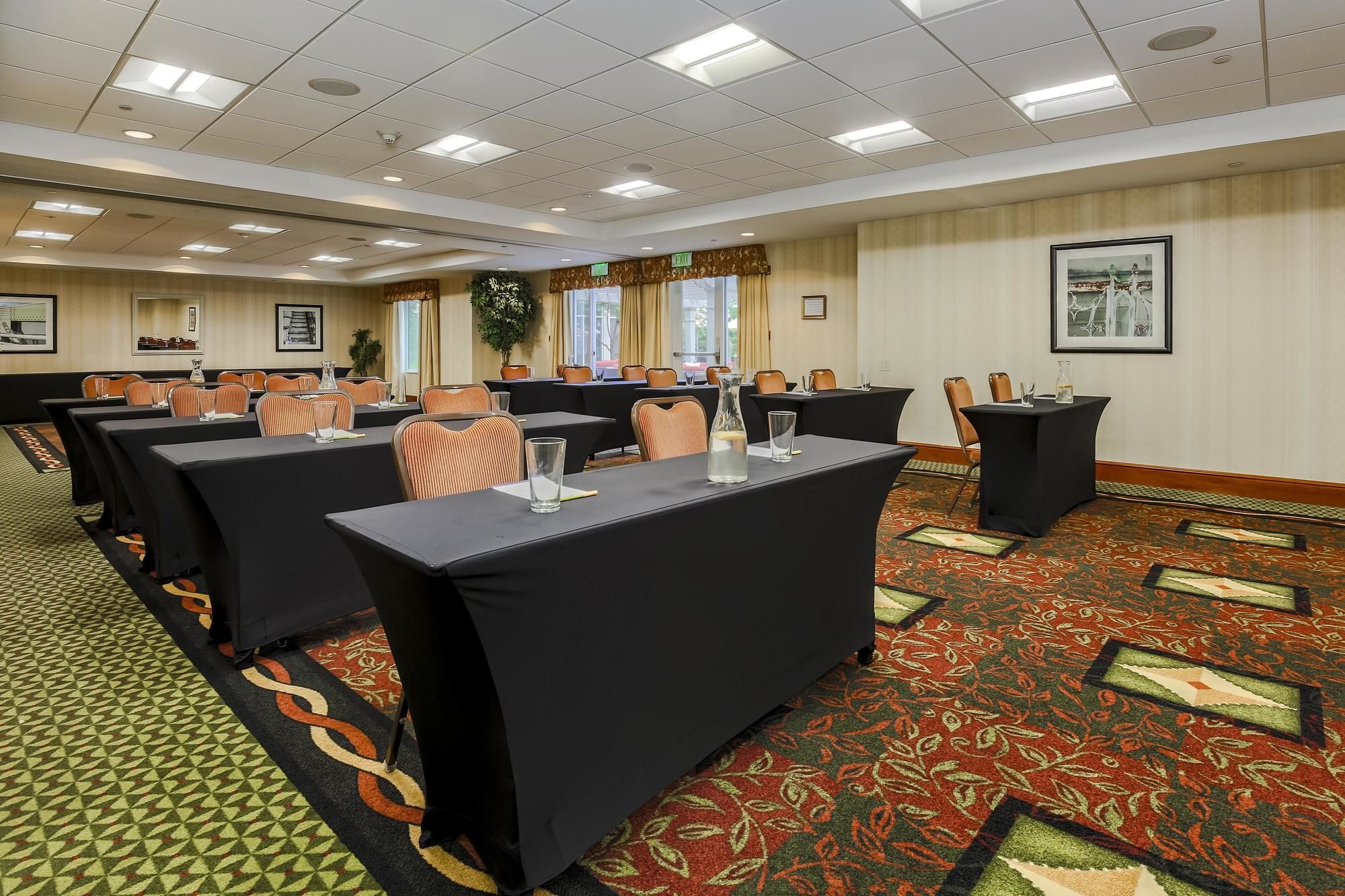 Фото Hilton Garden Inn Melville