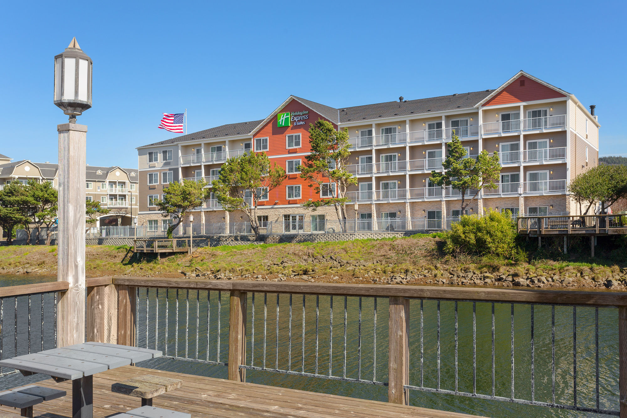 Фото Holiday Inn Express Hotel & Suites Seaside-Convention Center, an Ihg Hotel