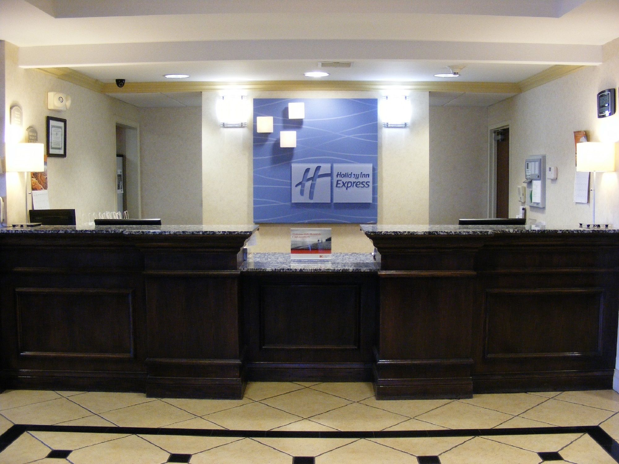 Фото Holiday Inn Express Hotel & Suites Muskogee, an Ihg Hotel