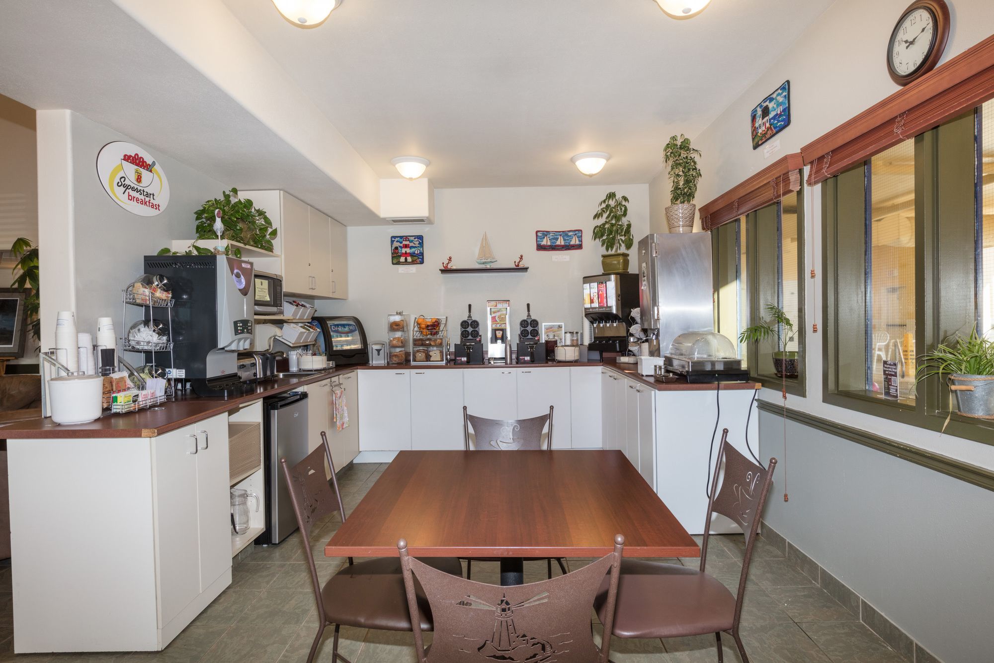 Фото Super 8 by Wyndham Amherst Ns