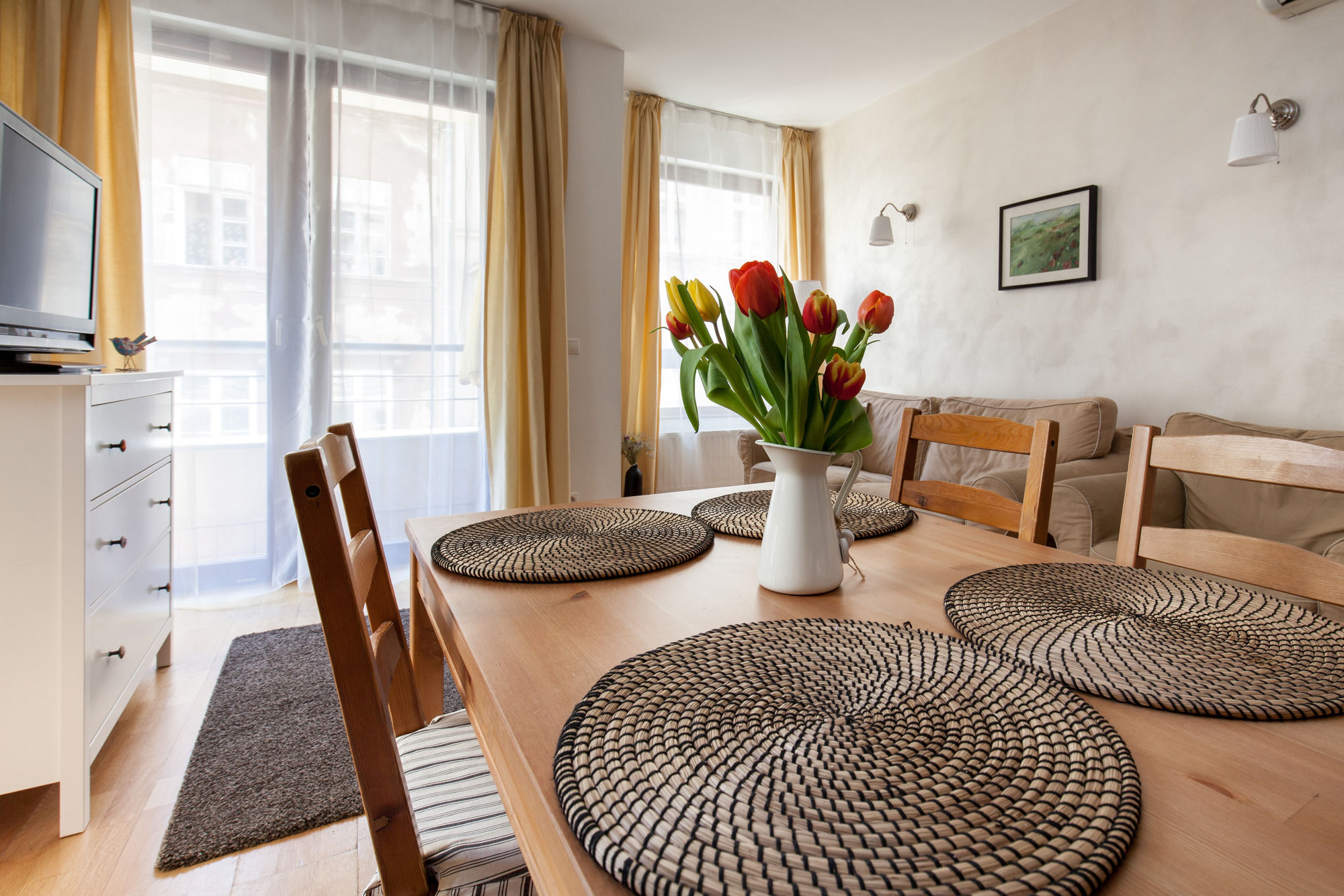 Фото Town Hall Apartments