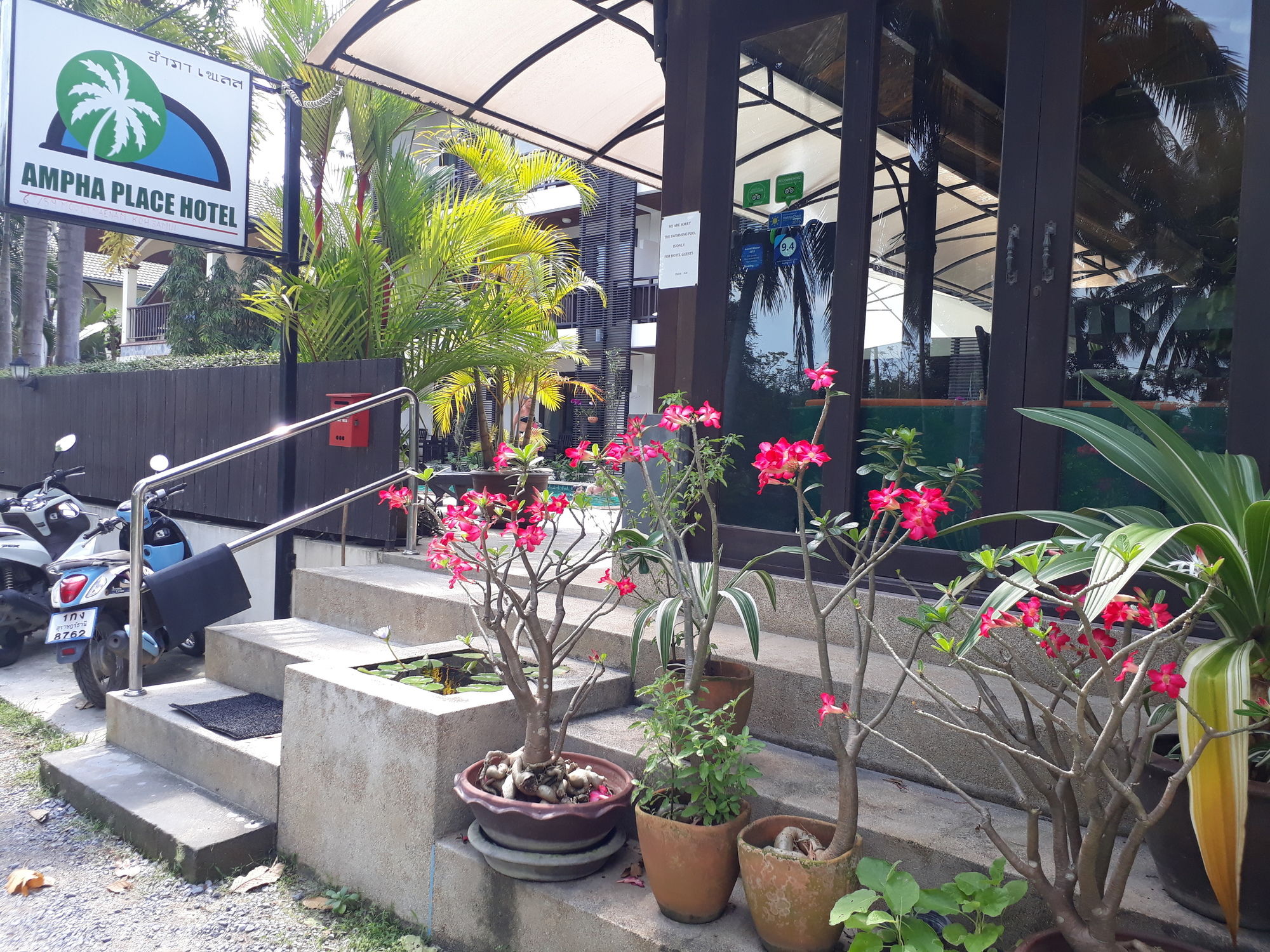 Фото Ampha Place Hotel