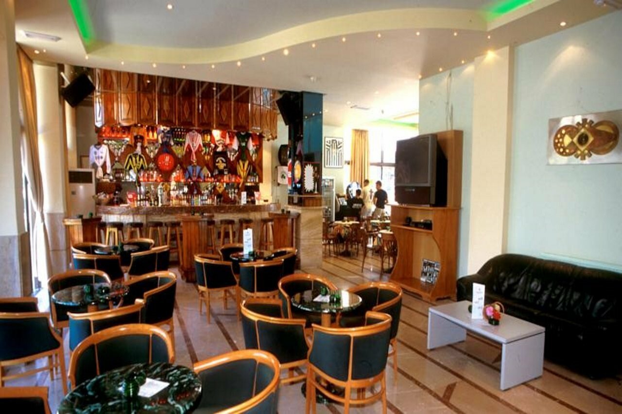 Фото Poseidon Hotel and Apartments