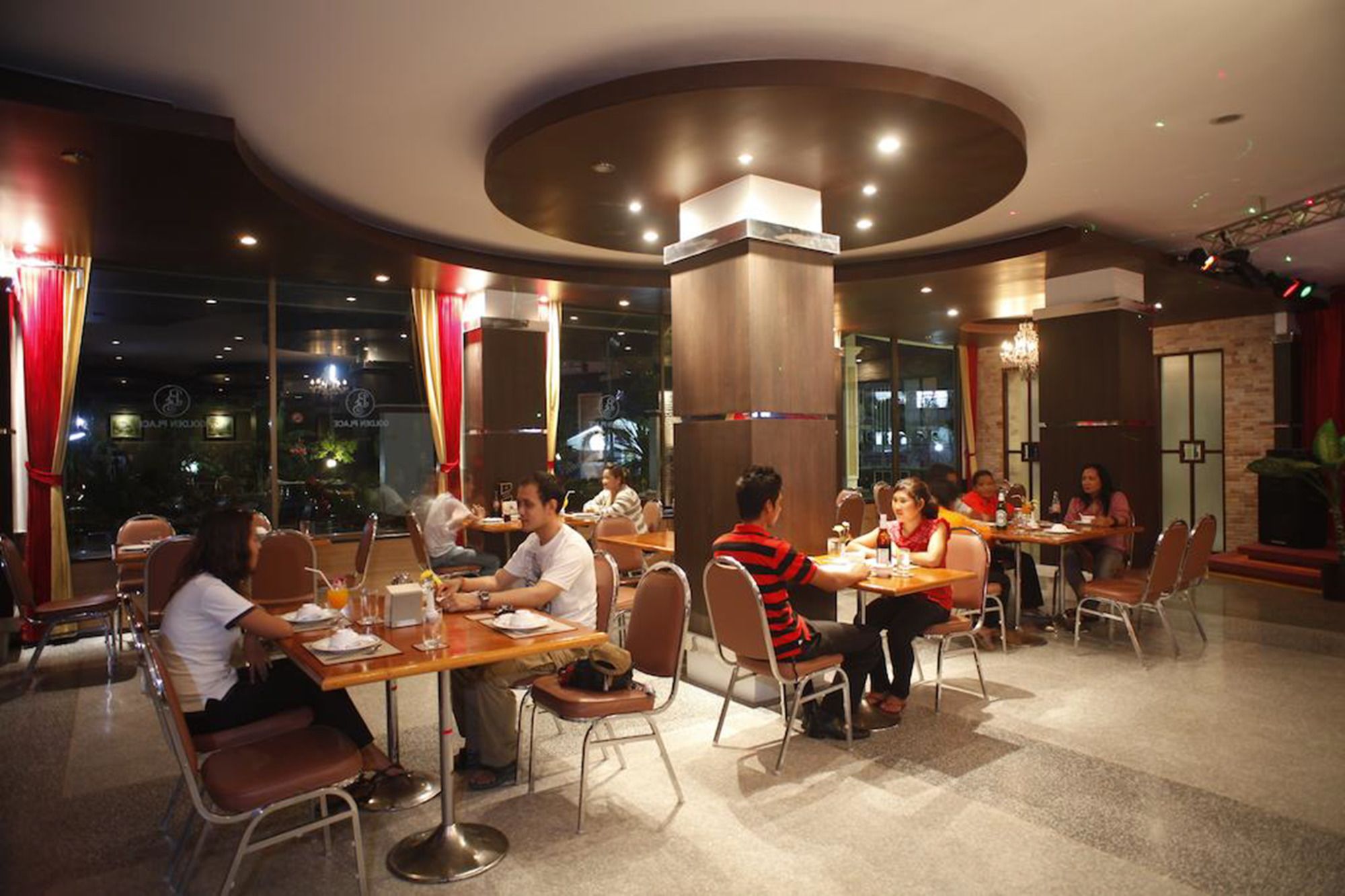 Фото Boonsiam Hotel