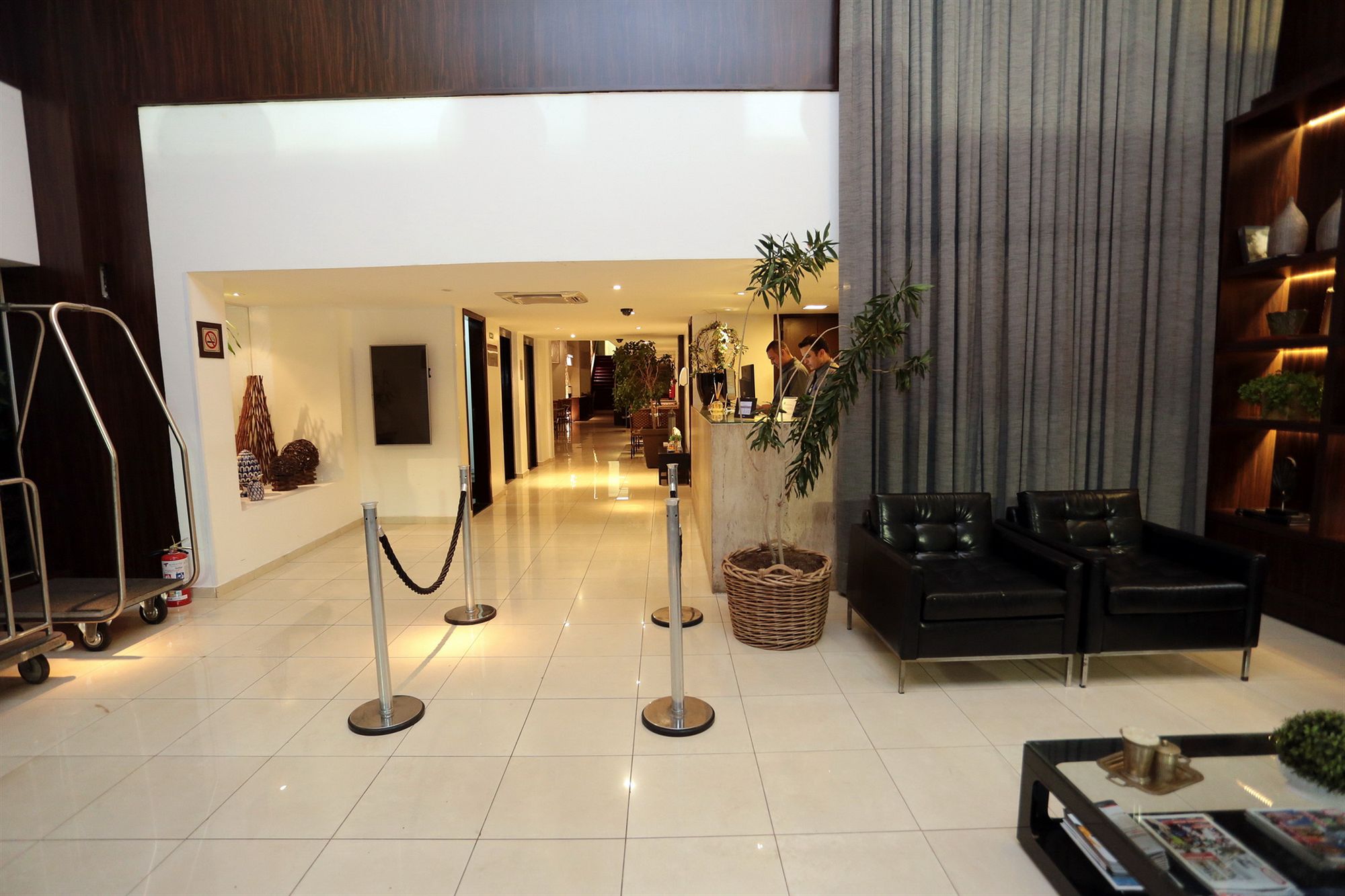 Фото Oasis Tower Hotel