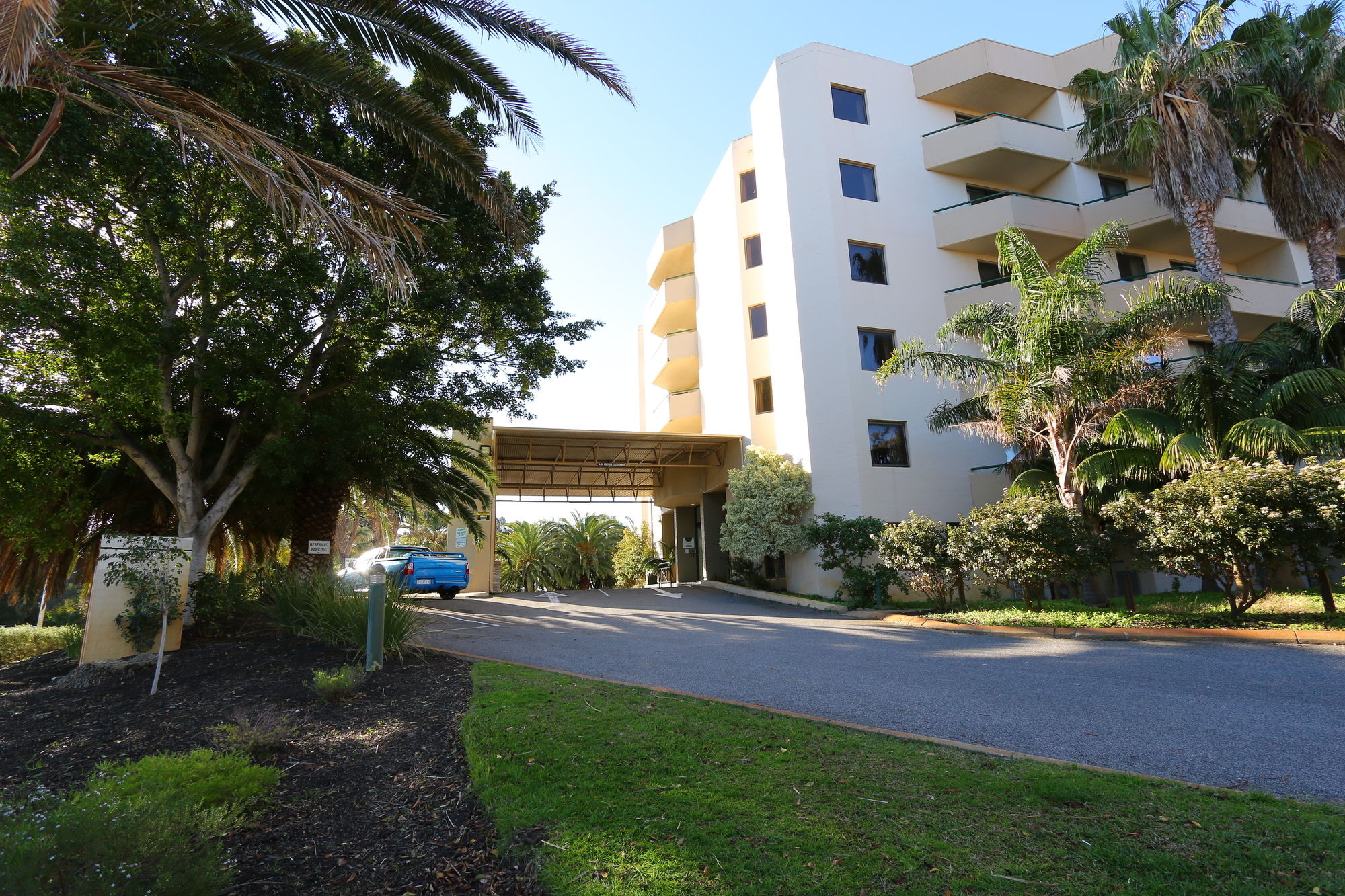 Фото Atrium Hotel Mandurah