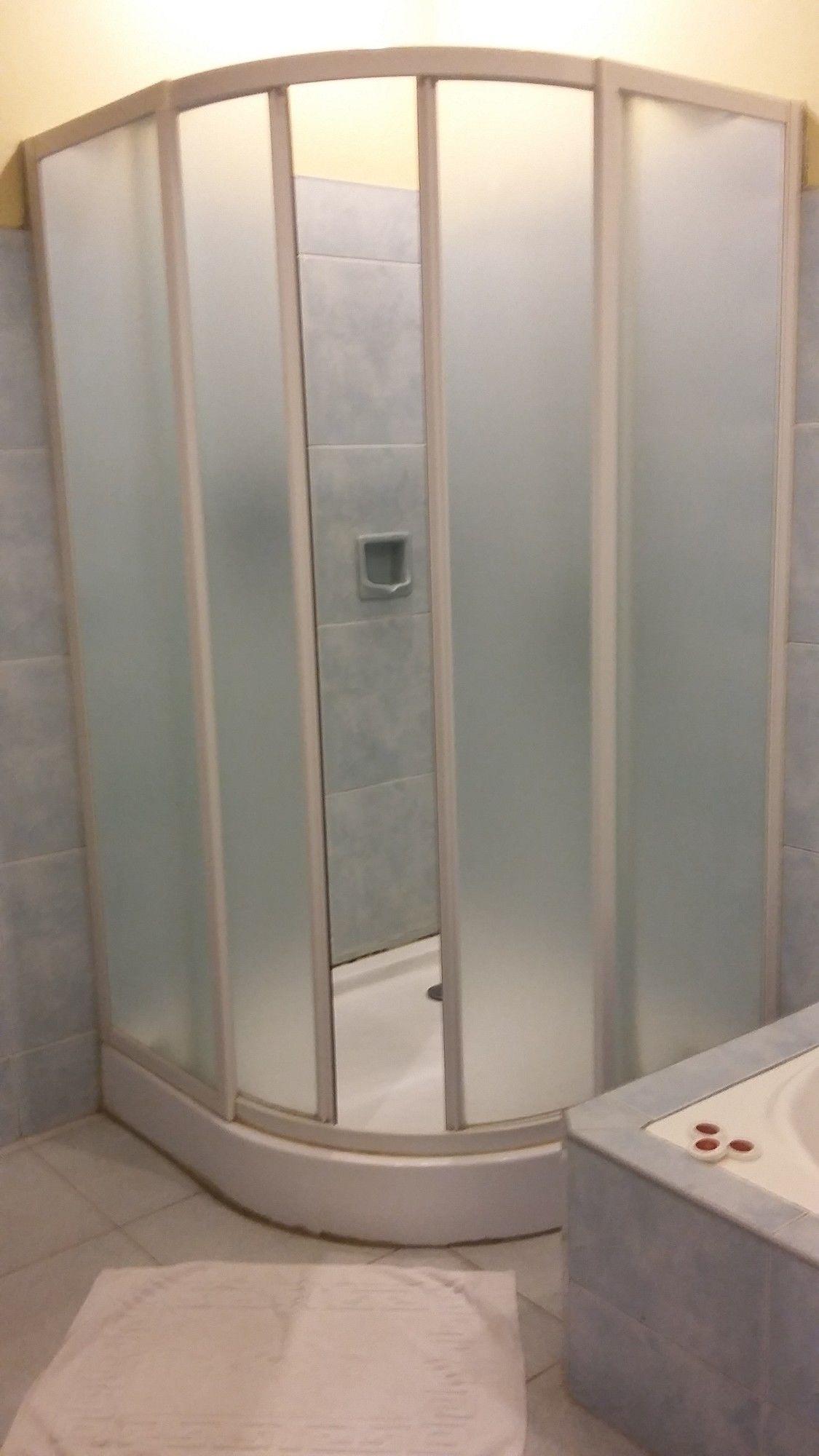 Фото Dumaguete Royal Suite Inn