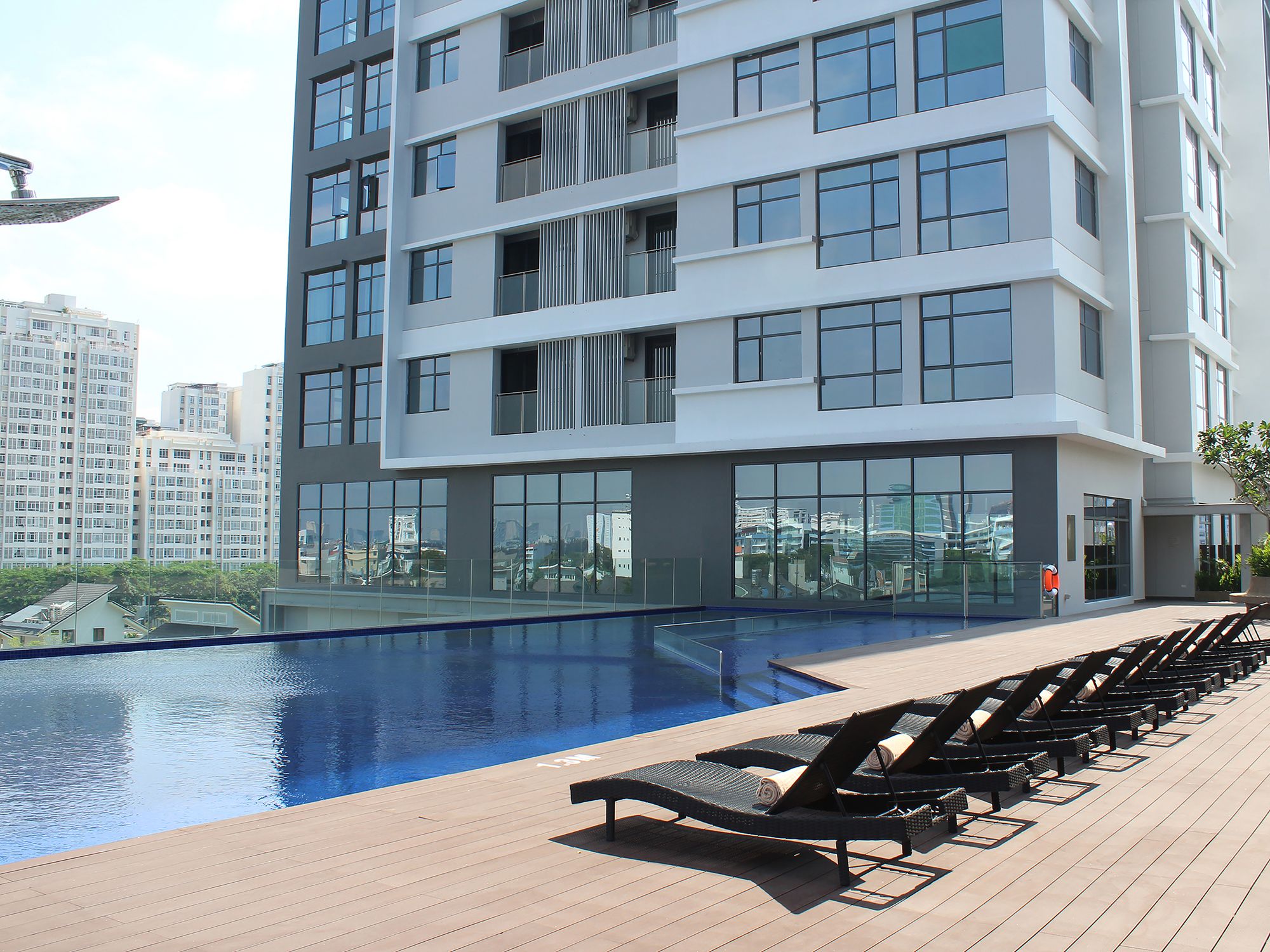 Фото Oakwood Residence Saigon
