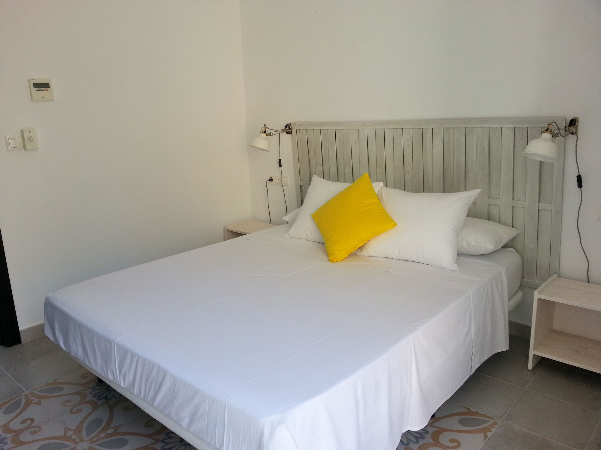 Фото La Siesta Málaga Guesthouse