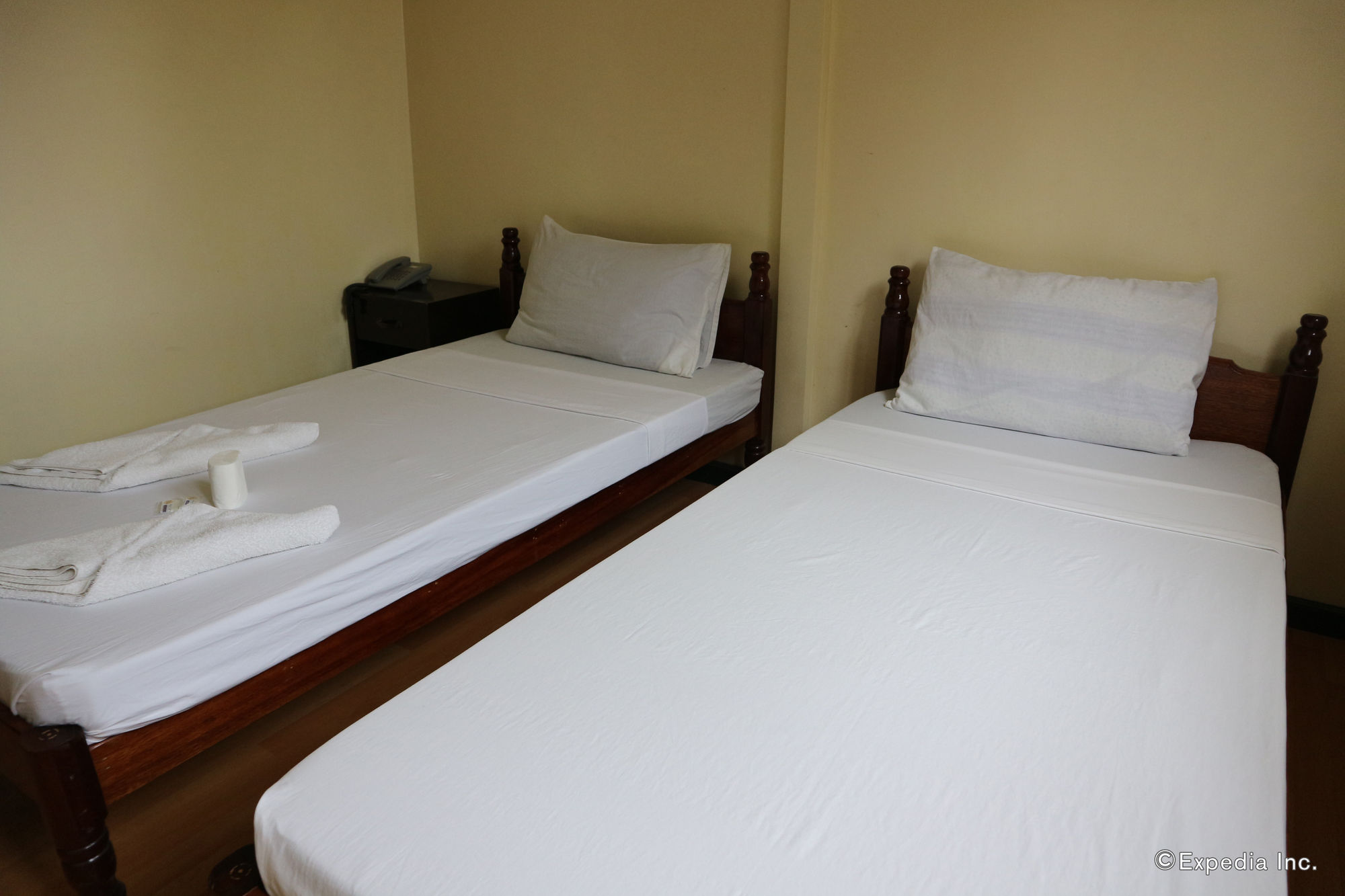 Фото Royal Crown Inn