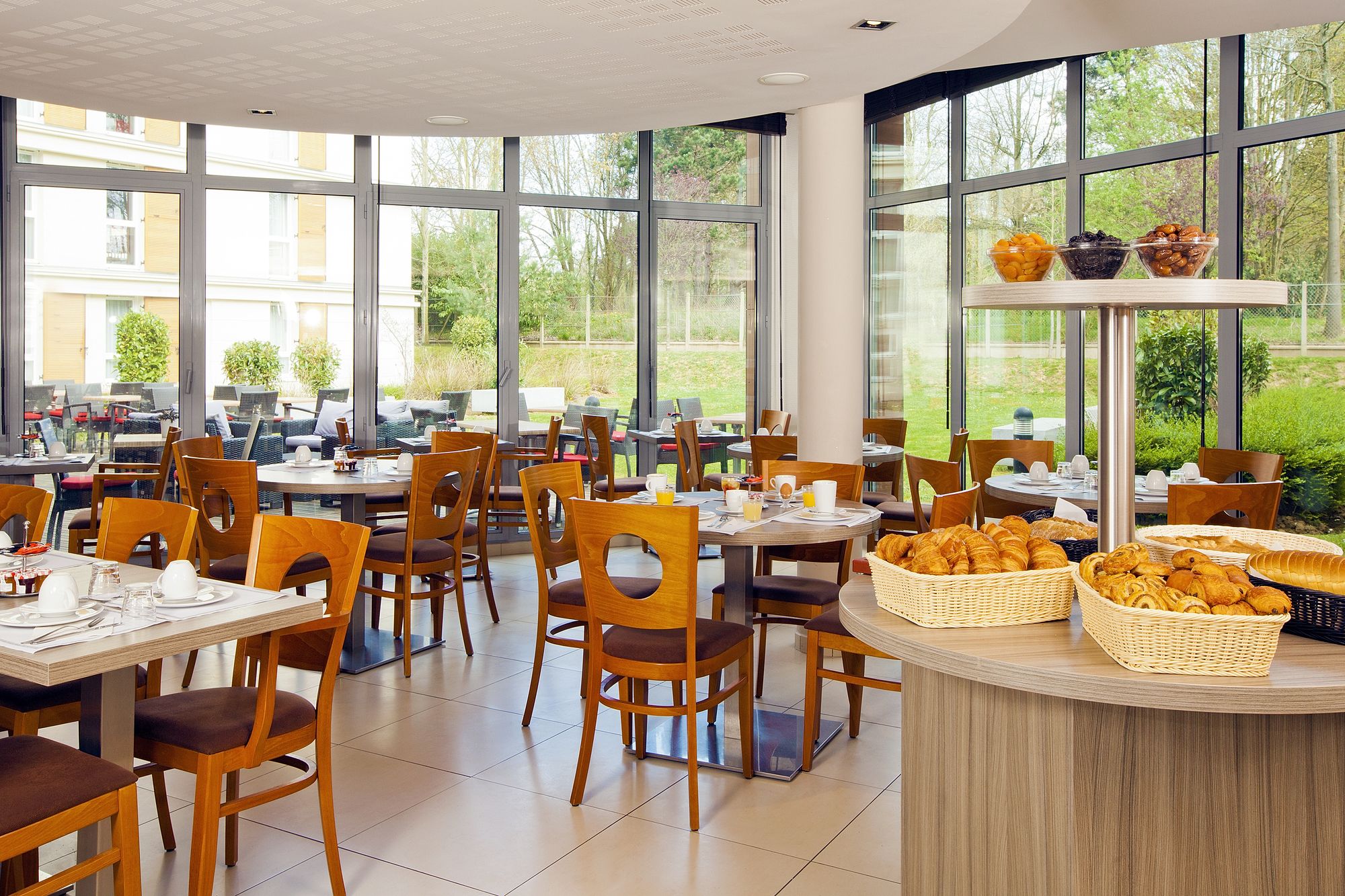 Фото Residhome Paris Guyancourt