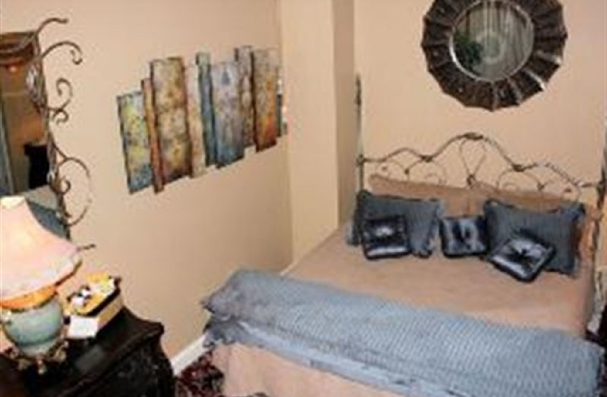 Фото Old Capitol Inn