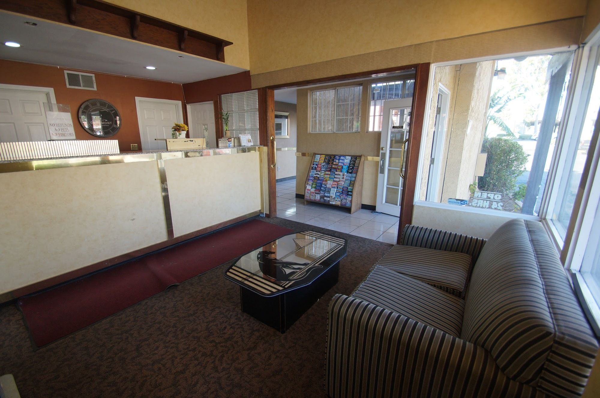 Фото Civic Center Inn Santa Ana