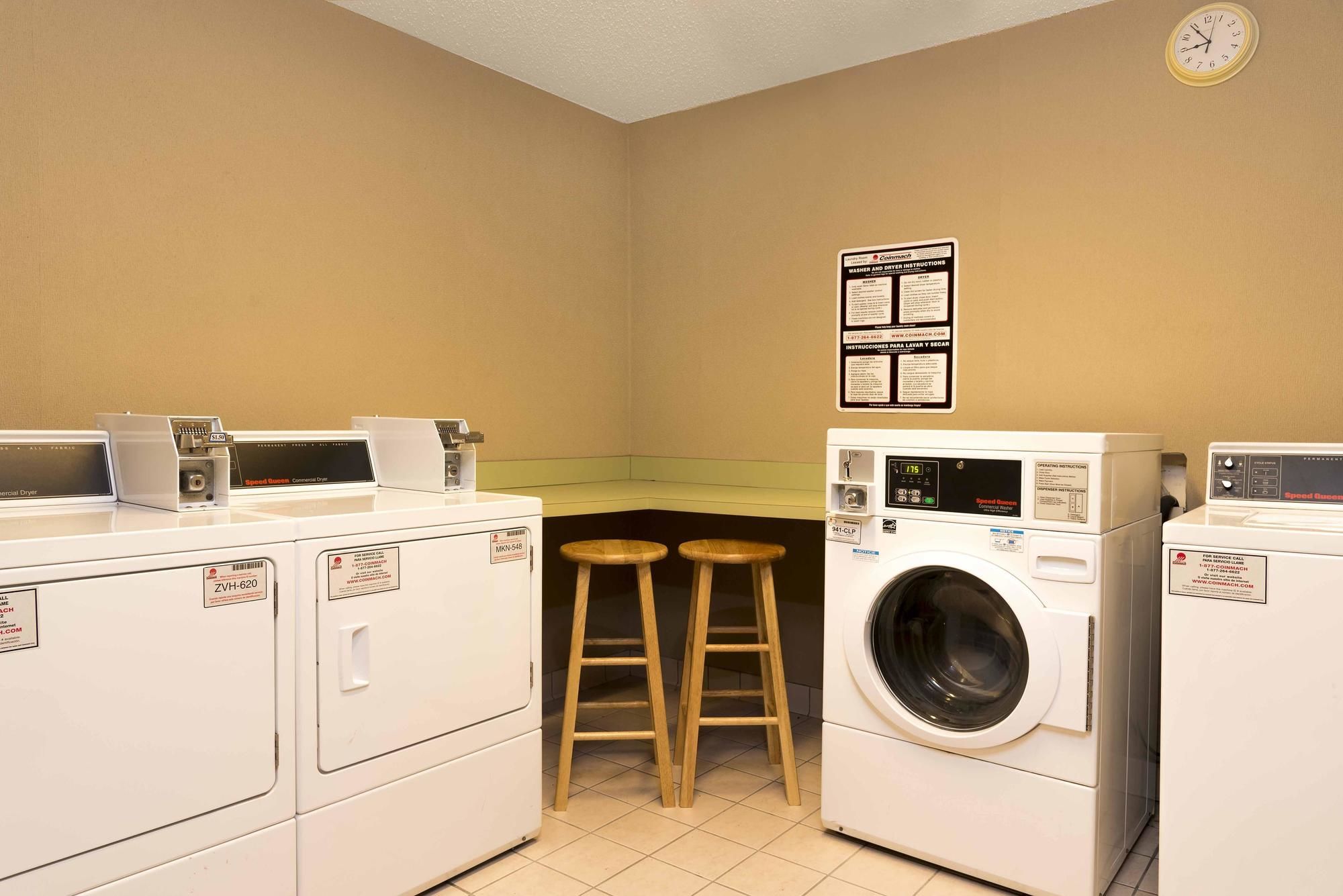 Фото Homewood Suites by Hilton Indianapolis Airport Plainfield