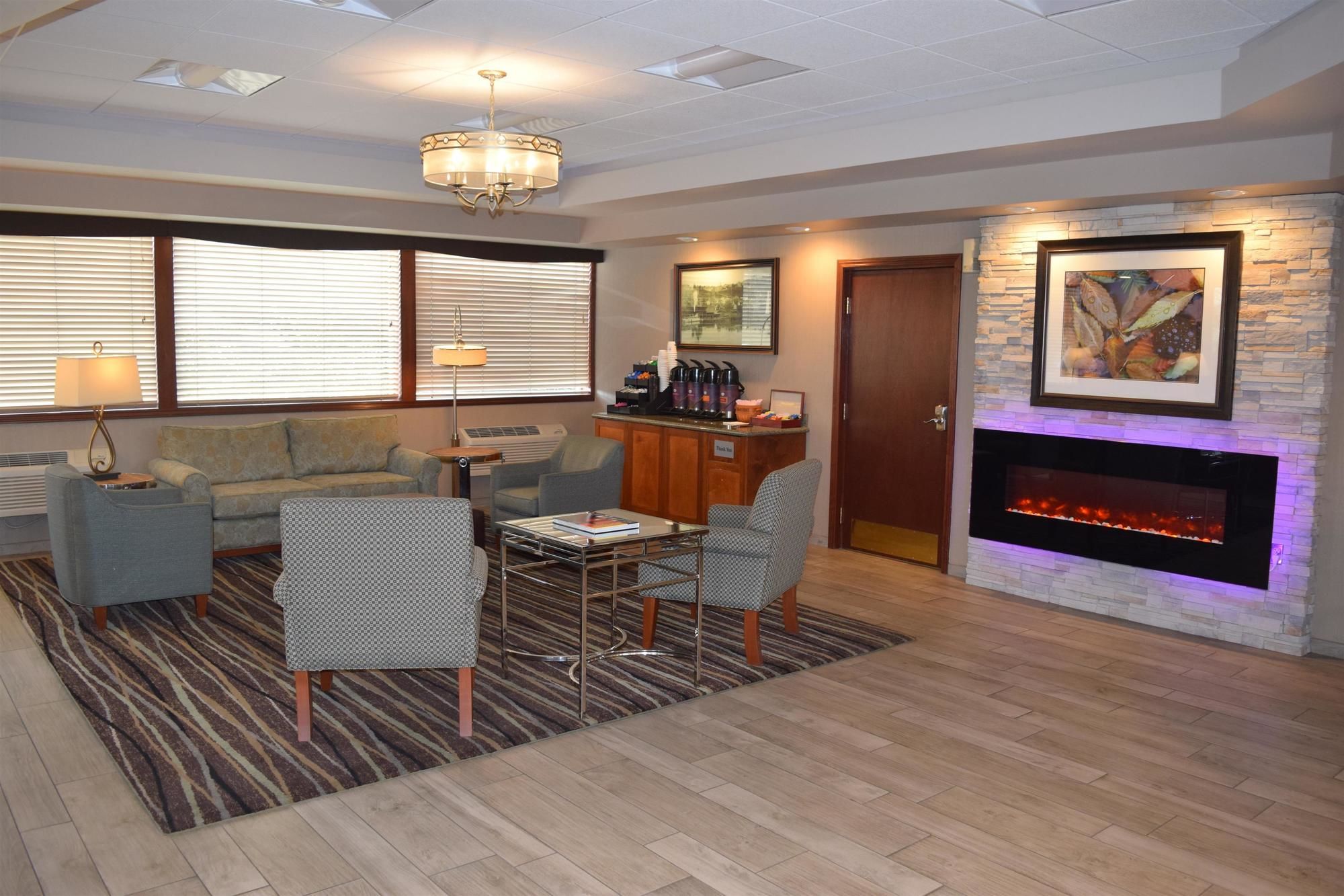 Фото Best Western Plus Rivershore Hotel