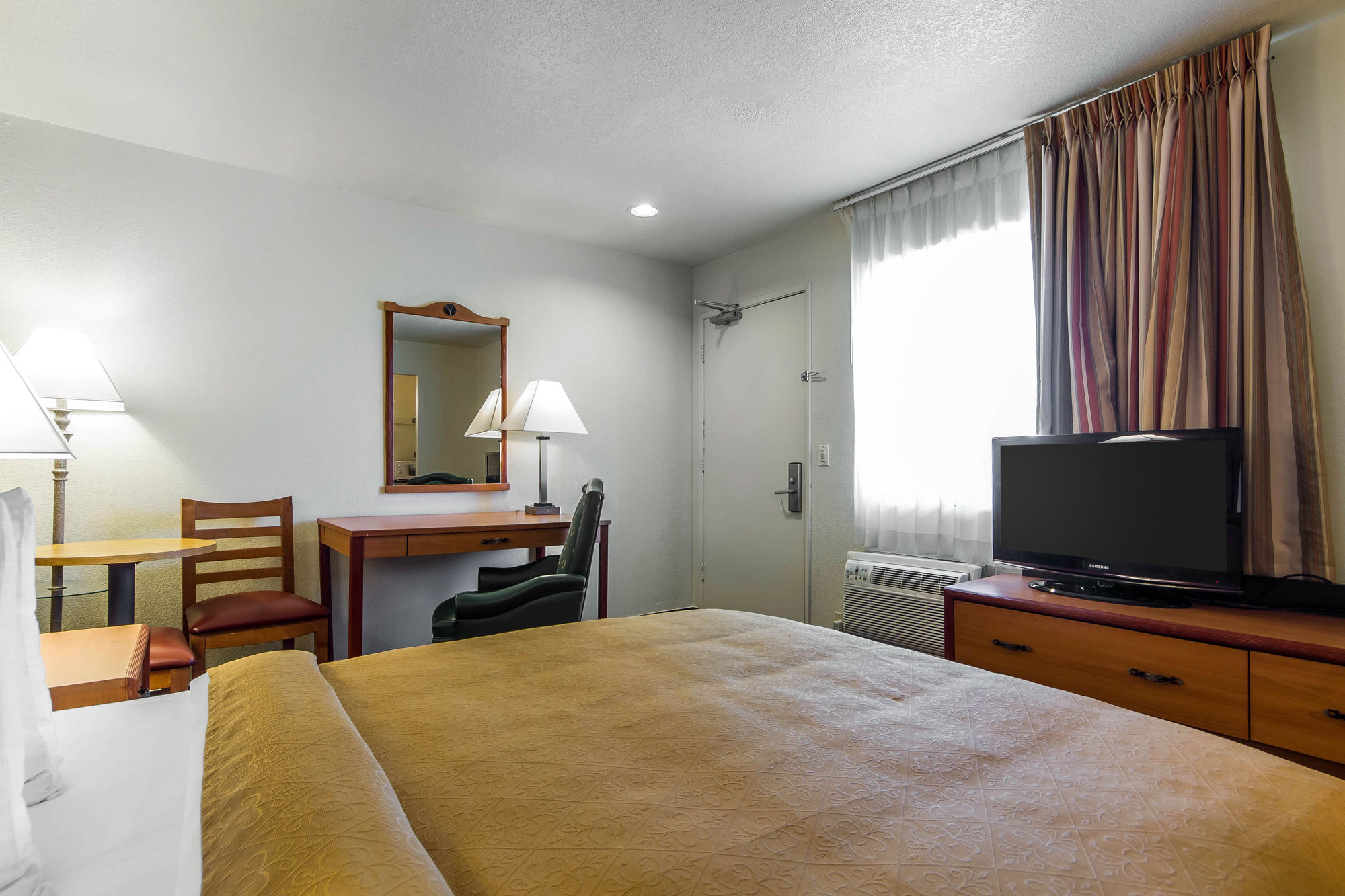 Фото Quality Inn Oakland Airport