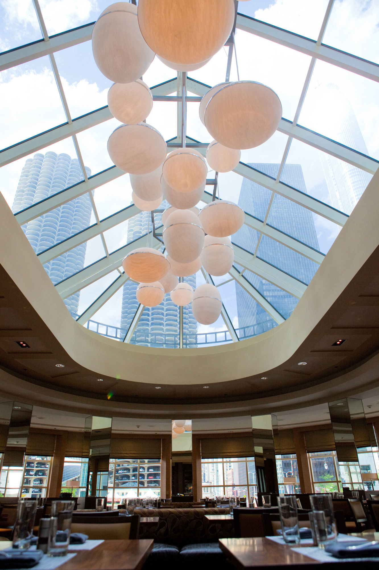 Фото Renaissance Chicago Downtown Hotel