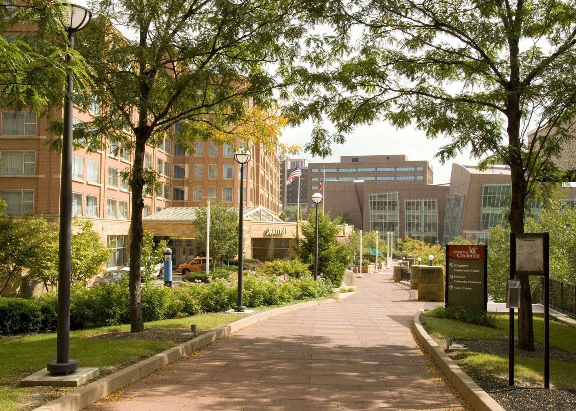 Фото Graduate Cincinnati