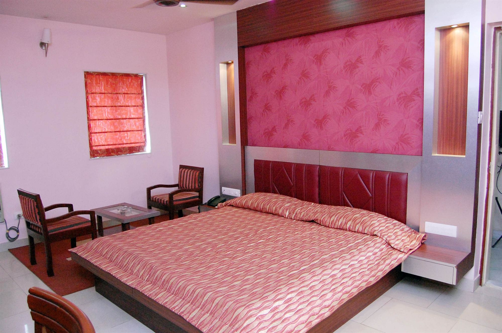 Фото Hotel Rushabh Home