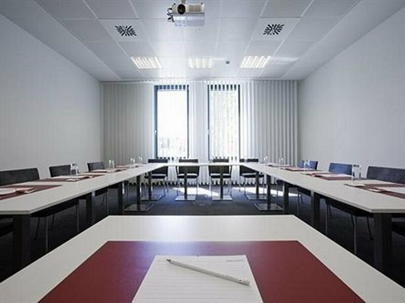 Фото Vienna House Easy by Wyndham Stuttgart