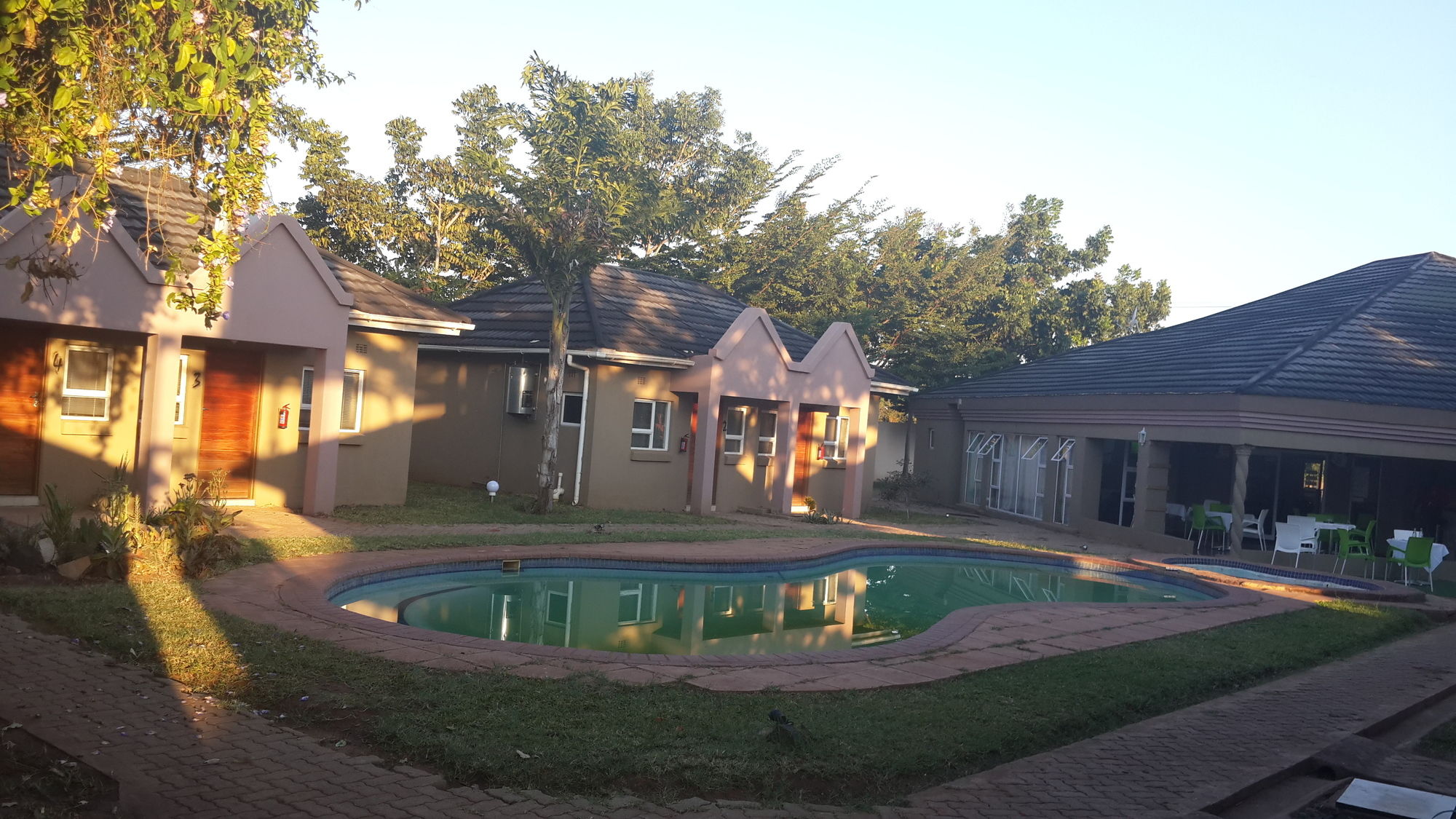 Фото Tasha Lodge