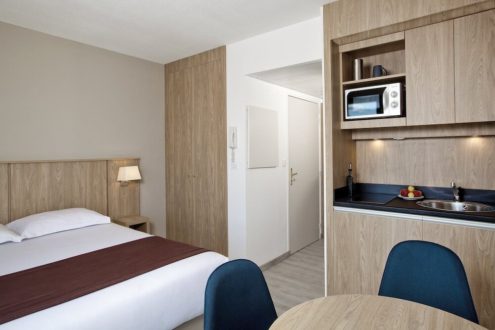 Фото Residhome Appart Hotel Lyon Gerland