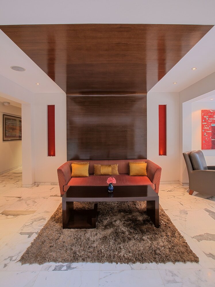 Фото Oakwood Residence Naylor Road Pune