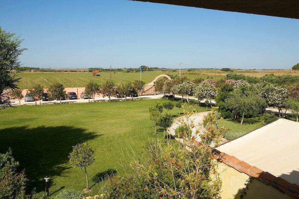 Фото Is Benas Country Lodge