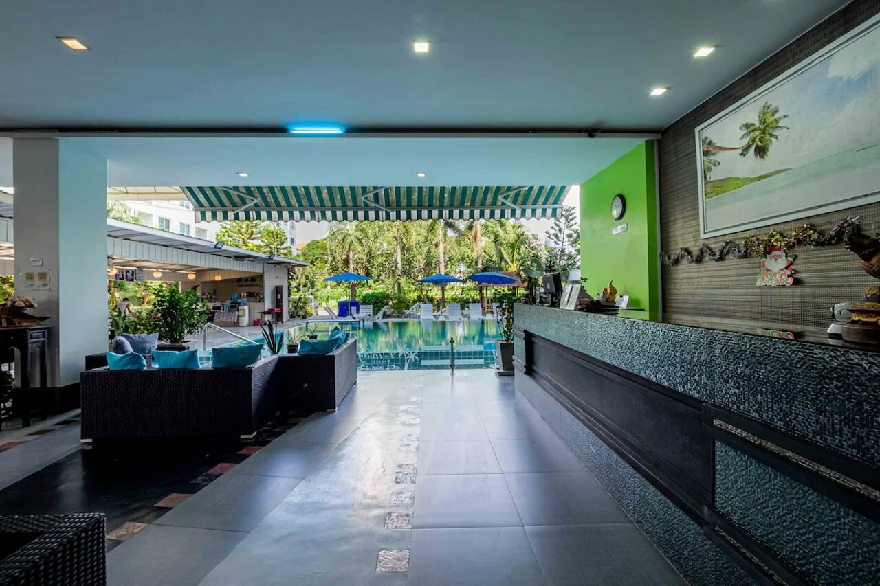 Фото RedDoorz I Talay Resort