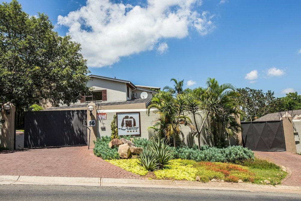 Фото La Roca Guesthouse