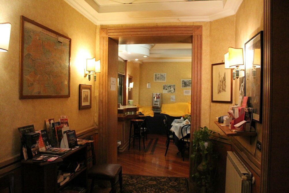 Фото Hotel Pomezia