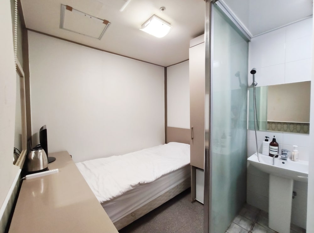 Фото Click Hotel Myeongdong
