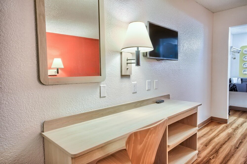 Фото Motel 6 Fresno, Ca - Blackstone South