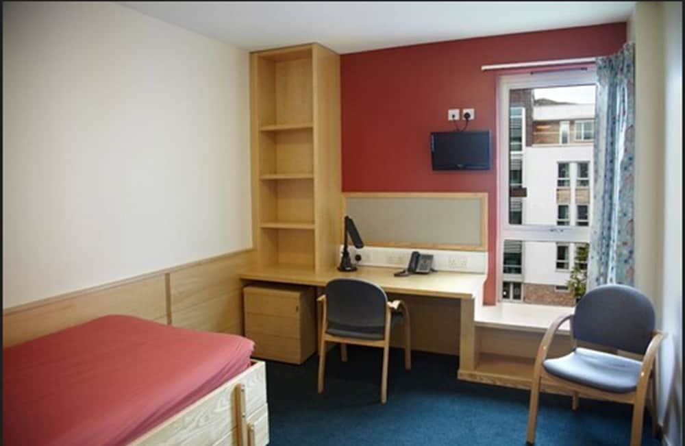 Фото Pollock Halls - Edinburgh First - Campus Accommodation