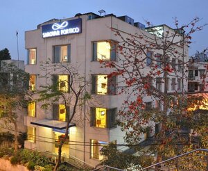 Гостиница Sarovar Portico, Naraina