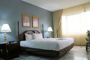 Гостиница Radisson Fort George Hotel and Marina