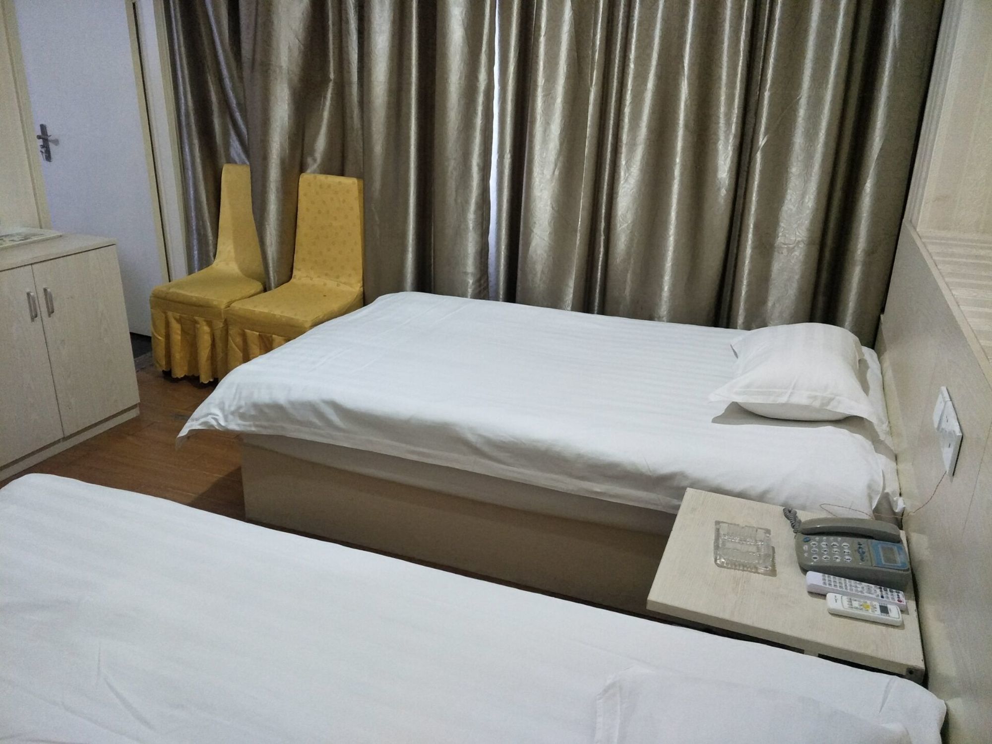 Фото Tiandi Haoqing Hotel