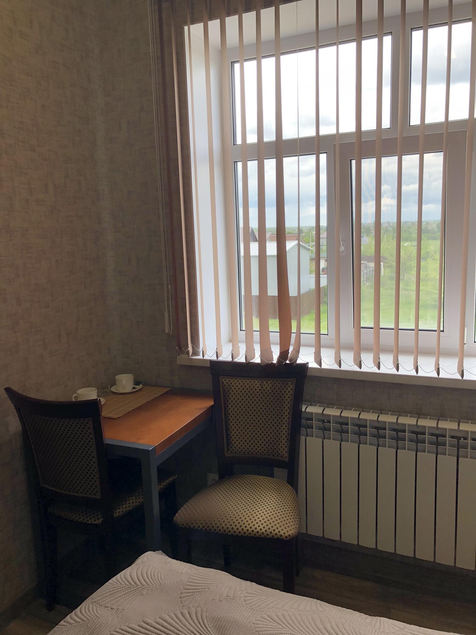 Фото Де факто