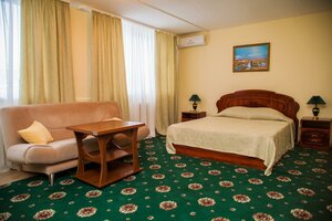 Severnyye zori (Cherepovets, ulitsa Krasnodontsev, 30А), hotel