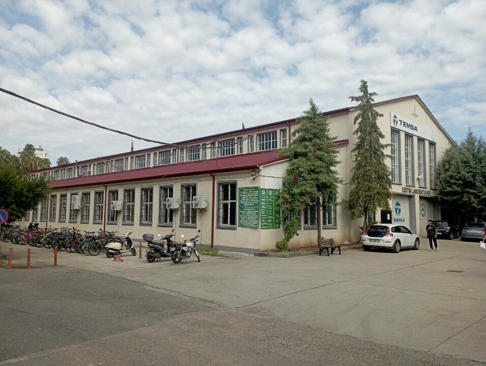 Gymnasium Sehit Idari Atase Bora Suelkan Teknik ve Endustri Meslek Lisesi, Adana, photo