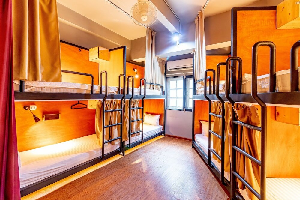 Фото Thonglor Travellers Hostel & Cafe