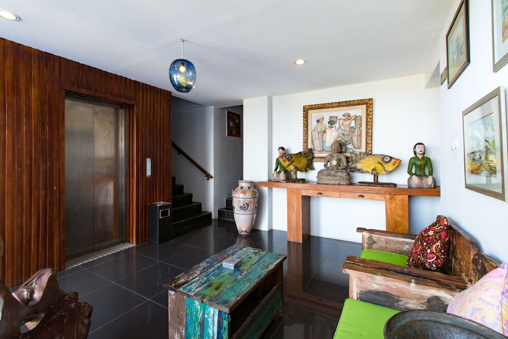 Фото Hadi Poetra Hotel