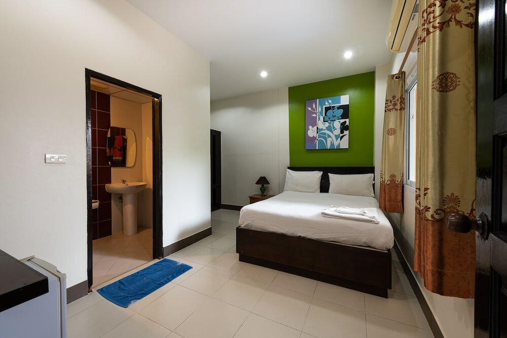 Фото Baan Yuyen Karon Guesthouse