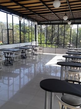 Фото De Wahyu Hotel