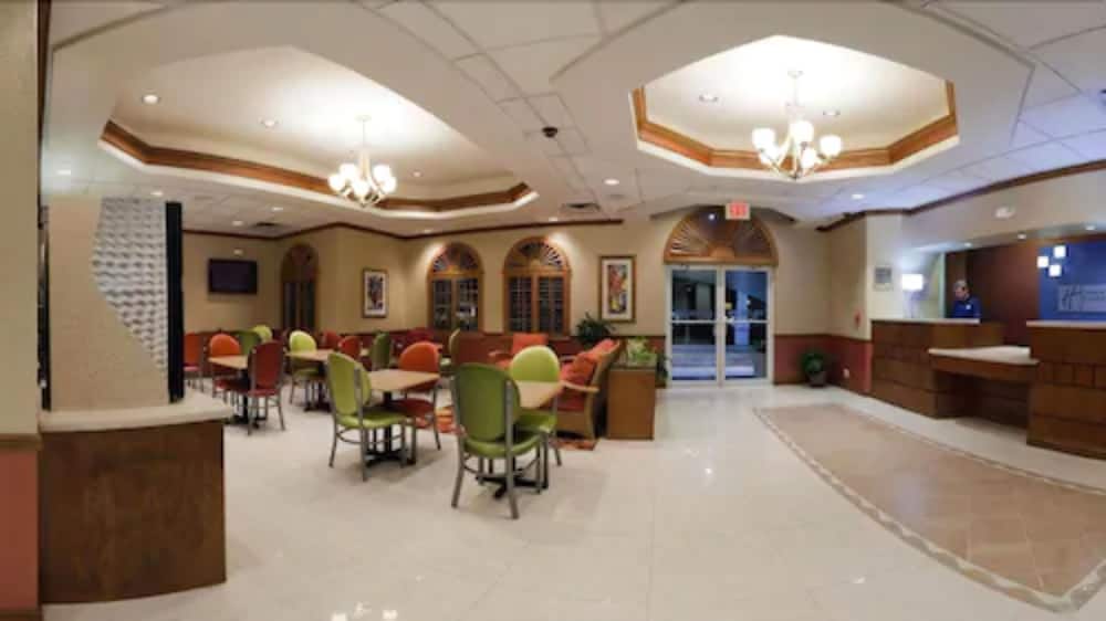 Фото Holiday Inn Express North Palm Beach-Oceanview, an Ihg Hotel