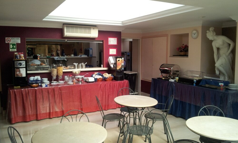 Фото Hotel Center 2